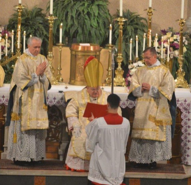 Carindal Burke at Throne